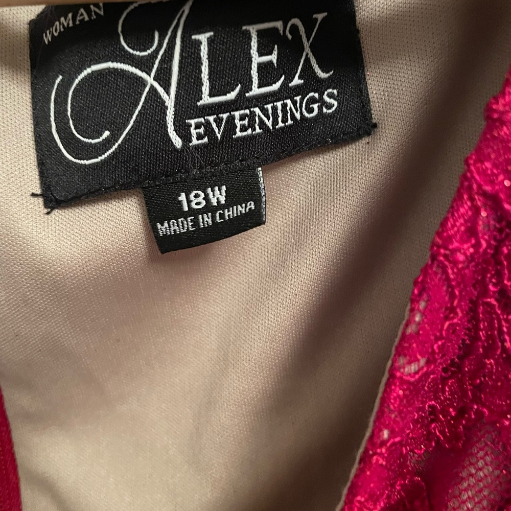 Lace red maxi - Picture 5 of 6
